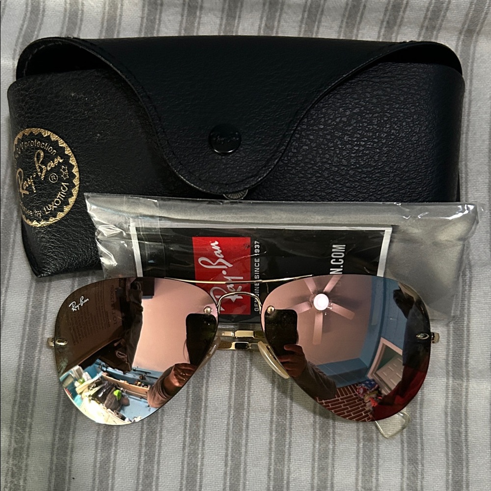 Ray-Ban Gold Aviator Sunglasses with Black Case